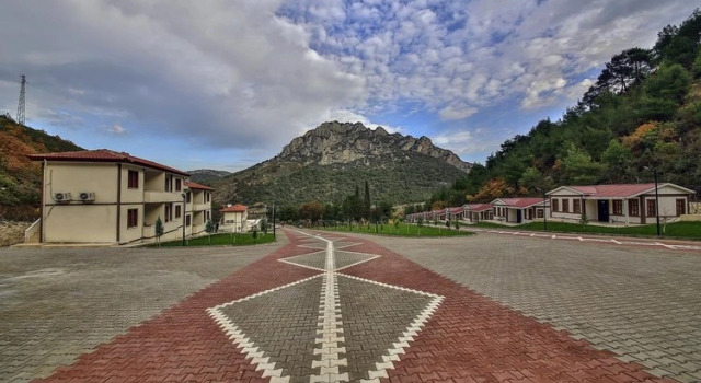 Osmaneli  Belediyesi Şifalı İçmeler Tesisi, Boek Hotel  