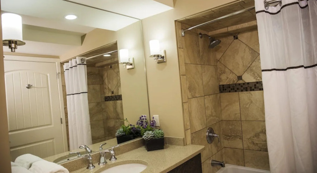 Четырёхместные апартаменты Lake Lawn Resort