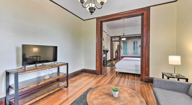 Charming New Orleans Home < 3 Mi to Bourbon St, Забронировать Дом для отпуска Новый Орлеан Луизиана, рядом с Carrollton Shopping Center