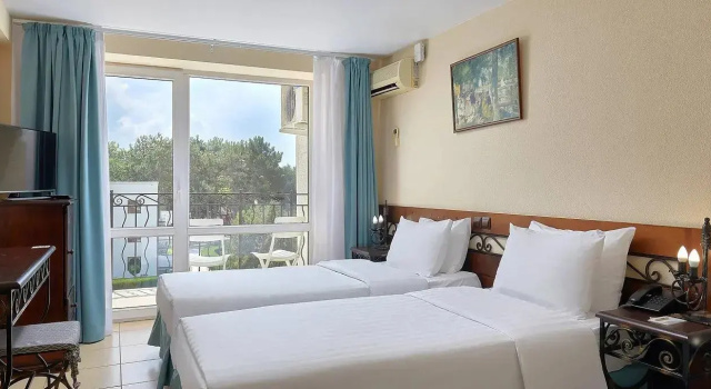 Двухместный номер Стандарт c 1 комнатой с балконом Курортный отель Alean Family Riviera