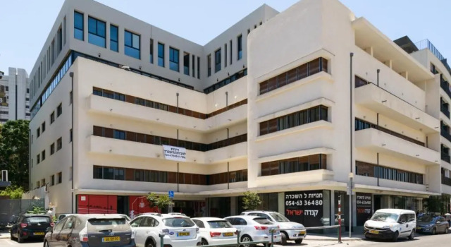 16 HaRakevet Street - By Beach Apartments TLV