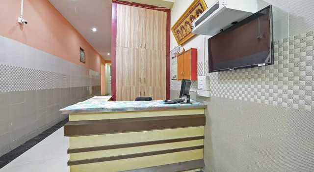 Oyo 29663 Sp Highway Inn, Забронировать Отель Отели штата Тамилнада с парковкой, Парковка