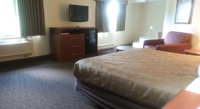 Двухместный люкс AmericInn by Wyndham Red Wing