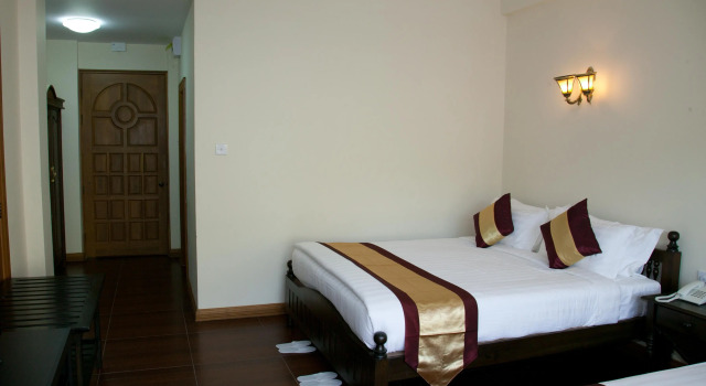 Двухместный номер Superior с балконом Hotel Aye Chan Thar