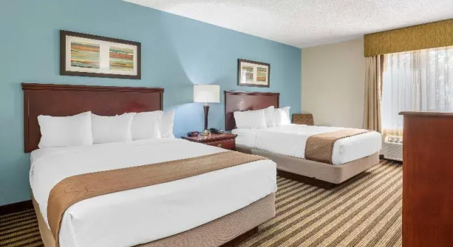 Четырёхместный номер Standard Best Western Plus Sikeston I-55