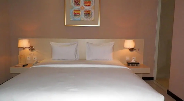 Двухместный номер Deluxe Hotel Scarlet Kebon Kawung
