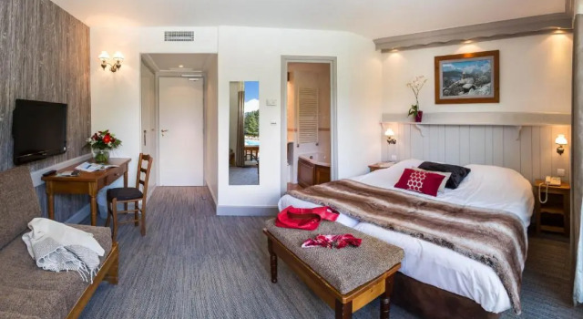 Трёхместный номер Standard Hôtel & Spa Les Bartavelles