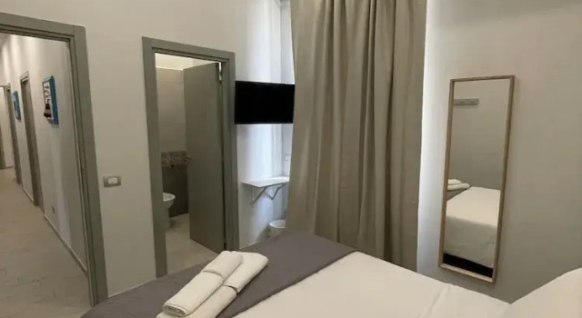 Номер Economy Naptown Rooms