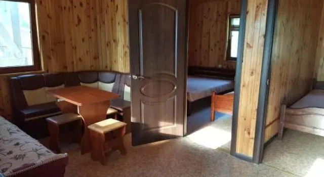 Rybolovnaya Baza Otdykha Tortuga, Buchen Sie Hotel Wylkowe 
