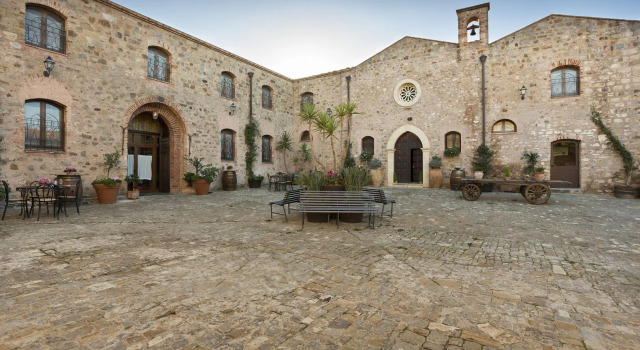 Relais Abbazia Santa Anastasia Resort & Winery, Забронировать Фермерский дом Кастельбуоно Madonie Regional Natural Park
