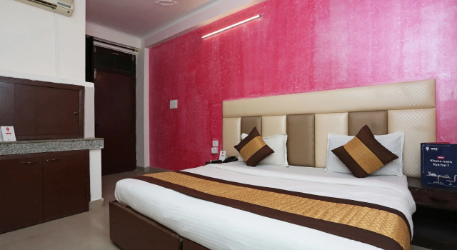 OYO 14919 Hotel Airport Vatika, Забронировать Отель Отели Нью-Дели с завтраком, Завтраки