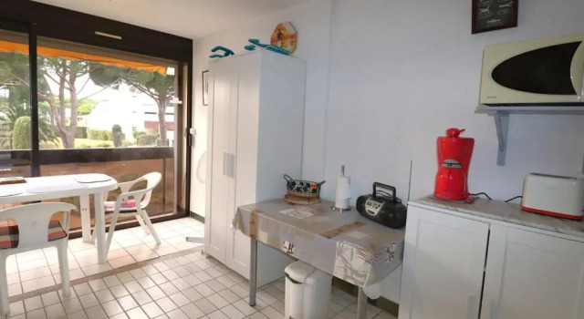 Studio Le Grau-du-Roi, 1 pièce, 4 personnes - FR-1-307-114, Rezerwuj Apartament Hotele w Camargue z parkingiem, Parking