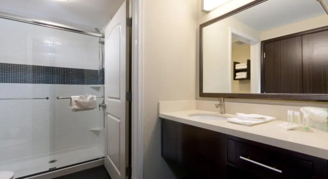 Люкс Staybridge Suites Buffalo-Amherst by IHG