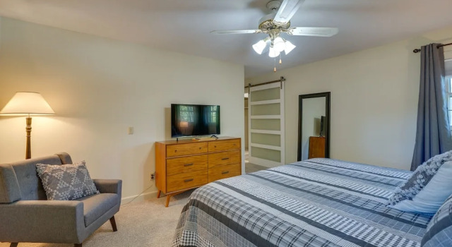 Коттедж Wilmington Rental ~ 4 Mi to Wrightsville Beach!
