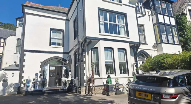 Abbey House, Забронировать Отель Отели Лландидно 5 звезд, рядом с Tina Holley Gallery, 5*