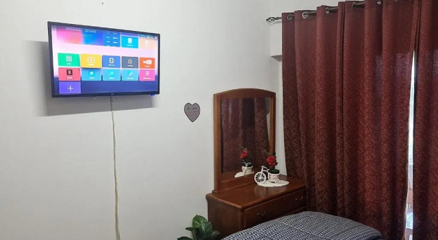 Lovely Room For Rent, Book Hotel Hoteller i Odivelas med parkering, Parkering