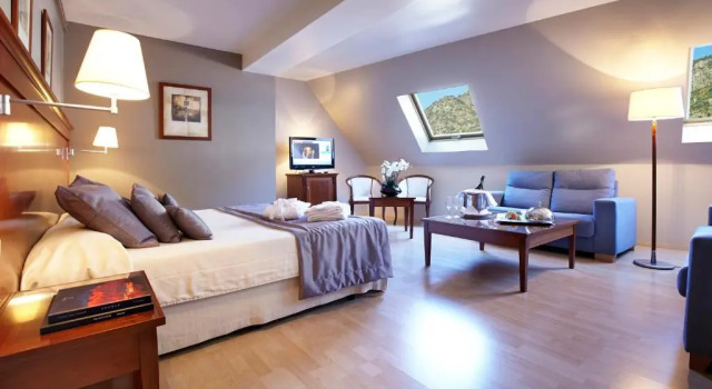 Полулюкс Hotel Nexta Escaldes