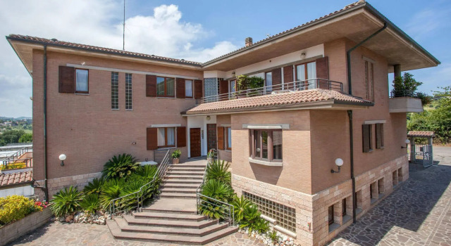 Fiori del Conero, Book Hotel Hoteller i Ancona med parkering, Parkering