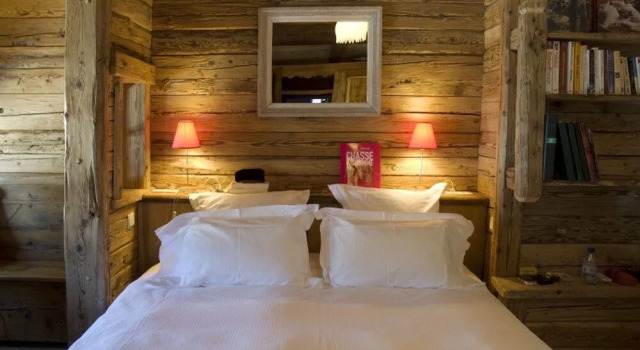 Hôtel Le Vieux Chalet, Забронировать Шале Ла-Клюза Лыжный курорт на озере Анси