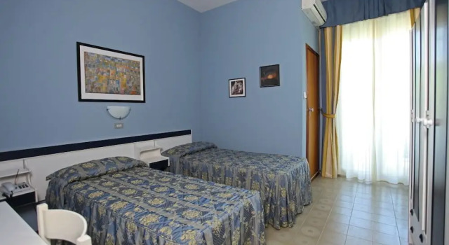 Двухместный номер Standard с балконом Hotel Ariston