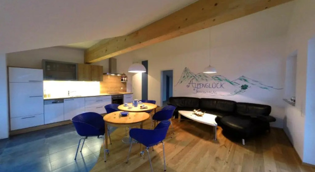 Alpenglück de Luxe Ferienwohnung am Forggensee, Varaa Hotelli Hotellit Baijeri pysäköinnillä, Pysäköinti