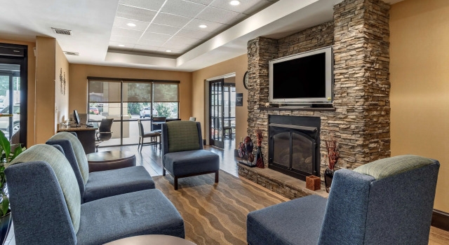 Comfort Inn Biltmore West, Забронировать Отель Ашвилл Аппалачи, рядом с Bob Lewis Ballpark