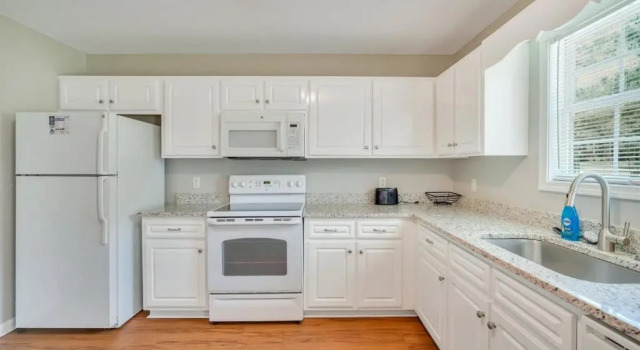 Вилла Charming Gray Home- 5 mins from GSU!