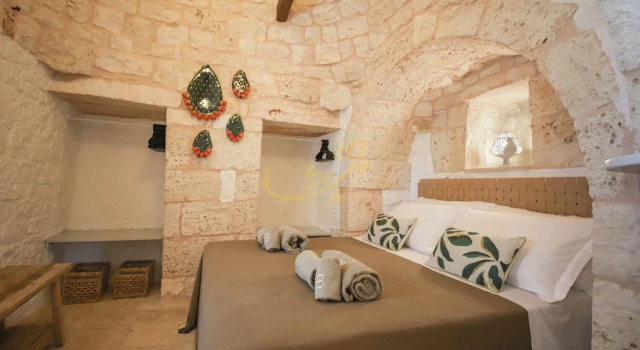 TD Trulli Locobello Stylish & Cozy Trulli w/ Pool, Varaa Lomakoti Hotellit Valle d'Itria pysäköinnillä, Pysäköinti