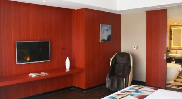Люкс Grand Headquarter International Hotel