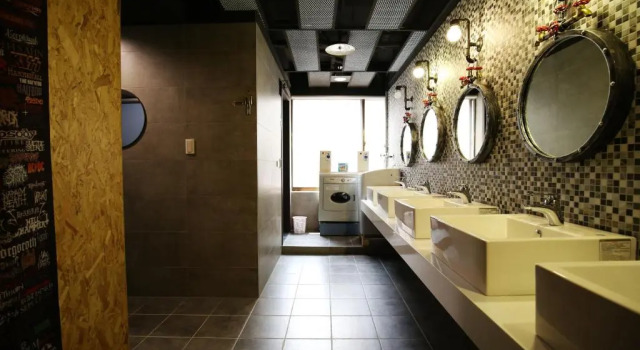 Кровать в общем номере NYS Loft Hotel