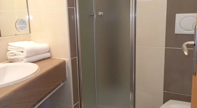 Номер Standard B&B HOTEL Saint-Etienne Monthieu