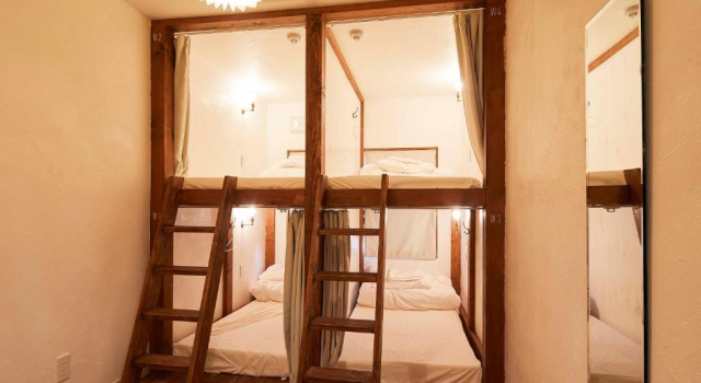 Кровать в общем номере (женский номер) haku hostel