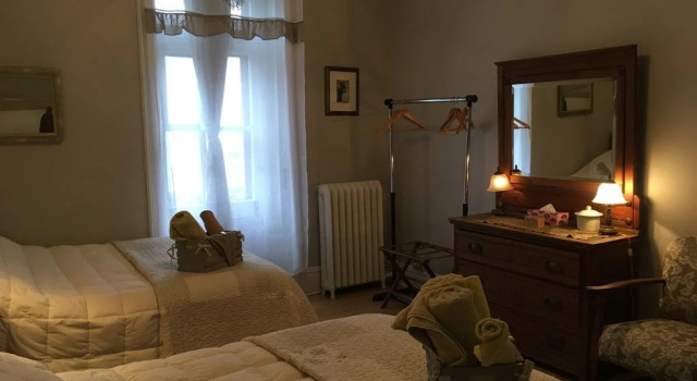 B&B Chez Hubert, Забронировать Отель «постель и завтрак» Отели Квебека 3 звезды, рядом с Agora, 3*