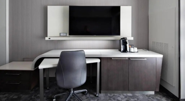 Четырёхместный номер Standard Courtyard by Marriott Knoxville Downtown