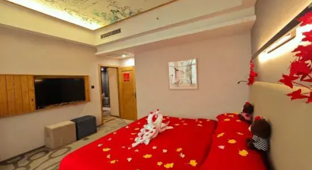Luxo Suite Yemingju Hotel