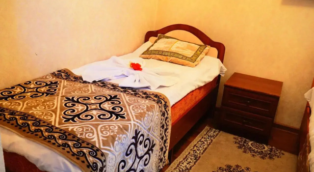 Zheenkan2, Book Hotel Naryn 
