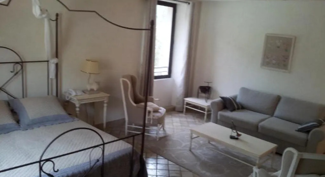 Полулюкс Hotel du Poète