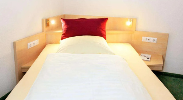 Hotel Waldesruh, Забронировать Отель Мюльталь земля Гессен