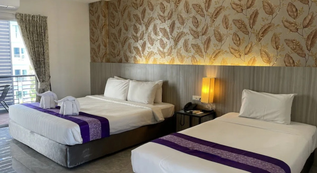Трёхместный номер Superior с балконом Embryo Hotel