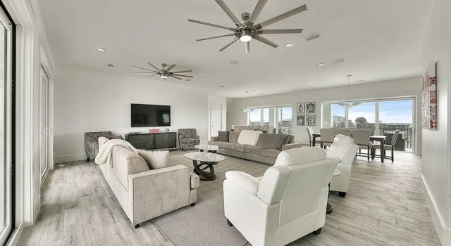 30A Retreat by Five Star Properties, Varaa Hotelli Hotellit Emerald Coast uima-altaalla, Uima-allas