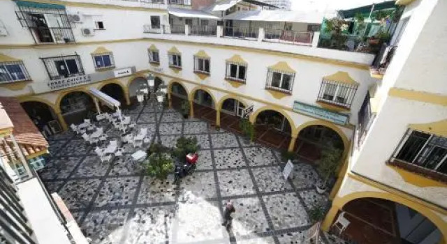 Torremolinos Bentabol, Забронировать Отель Торремолинос Коста-дель-Соль, рядом с Парафия Архангела Михаила
