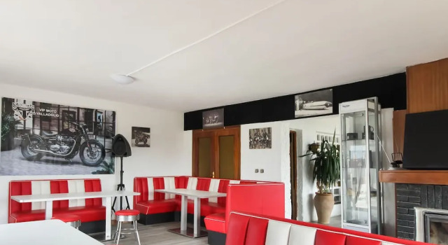 Villa in Villamuriel With Pool and Barbecue, Забронировать Вилла Вильямурьель-де-Серрато Кастилия и Леон