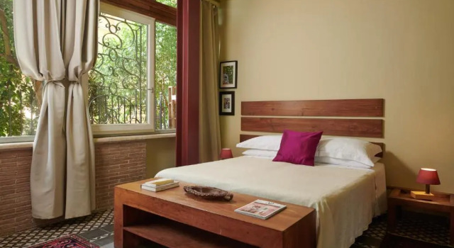 Palm Gallery Hotel