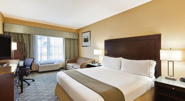 Двухместный номер Standard Holiday Inn Express Hotel & Suites San Jose-Morgan Hill by IHG