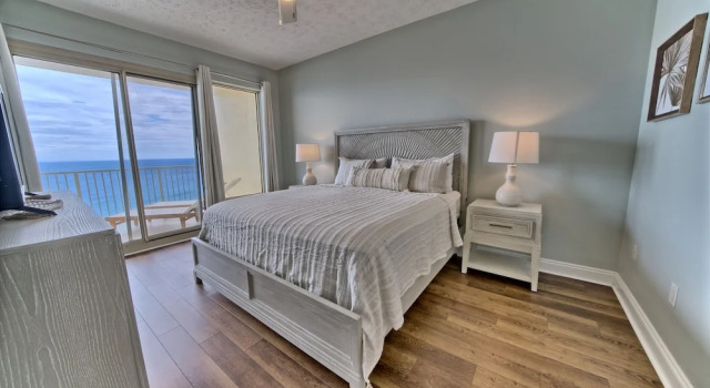 Spectacular Gulf front Condo with Beach and Picnic Area Access - Unit 1406 by RedAwning