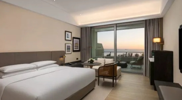 Семейный люкс с видом на море Grand New Century Resort Silver Beach Beihai