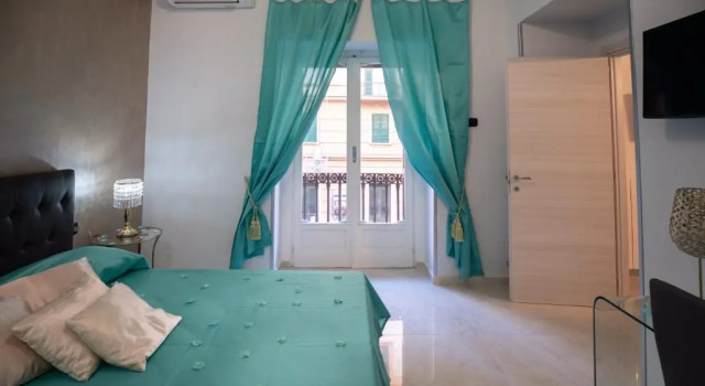 New In!Amalie at Santa Lucia, Book Hotel Hoteller i Napoli med pool, nær Naples Eastern University, Swimmingpool