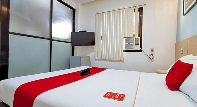 Люкс Deluxe RedDoorz near Trade School Gensan