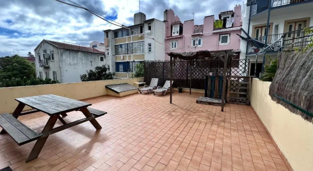Апартаменты с 3 комнатами Flores Terrace Apartment