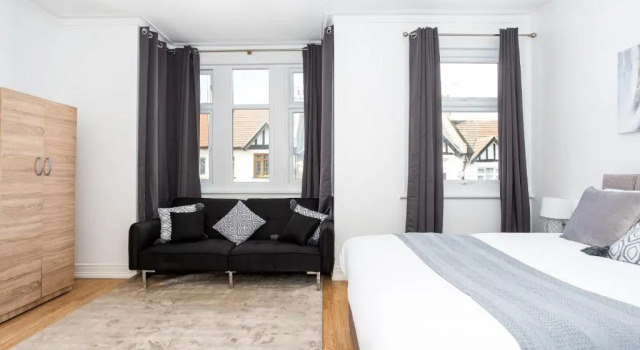 Коттедж Wenham House - Large House with Hot Tub, Sleeps 11!